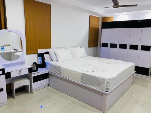 Marine Holiday Room Type - Deluxe King Suite