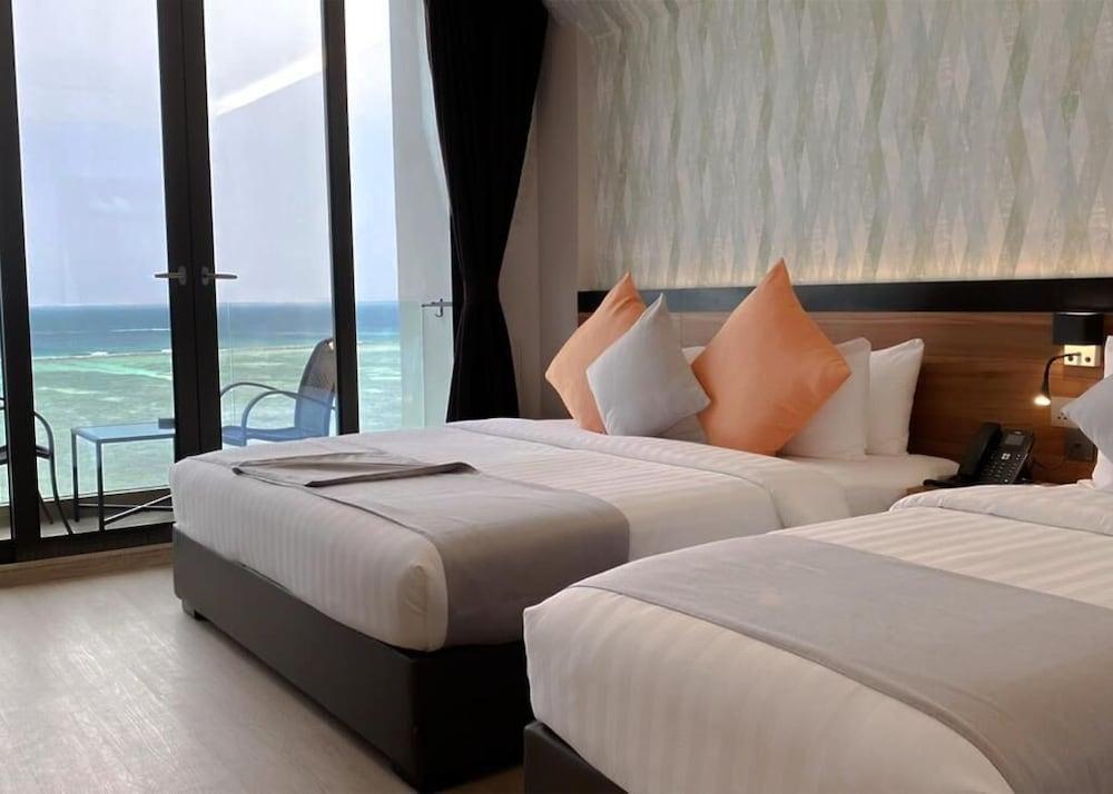 Triton Prestige Seaview and Spa Room Type - Deluxe Double / Twin Room with Partial Seaview