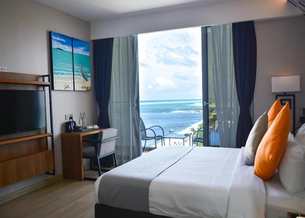 Triton Prestige Seaview and Spa - Tap to explore photos