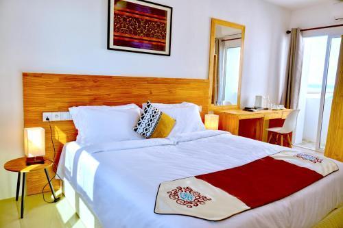 Island Ambience Room Type - Deluxe Double Room with Side Sea View Island Ambience Room Type - Deluxe Double Room with Side Sea View