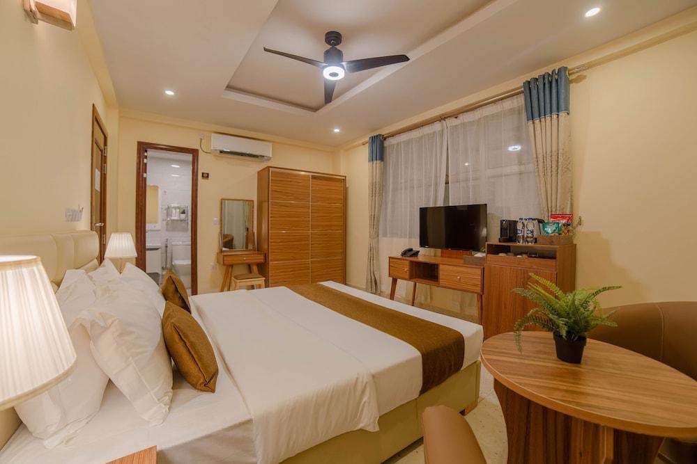Amber Beach Room Type - Deluxe Cityview Queen with Balcony (Free Return Airport Transfer and Breakfast Included) Amber Beach Room Type - Deluxe Cityview Queen with Balcony (Free Return Airport Transfer and Breakfast Included)