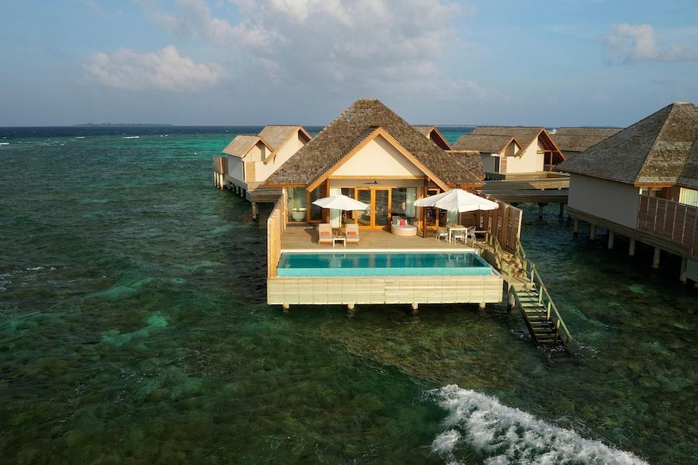 Emerald Faarufushi Resort & Spa Room Type - Superior Water Villa with Pool Emerald Faarufushi Resort & Spa Room Type - Superior Water Villa with Pool