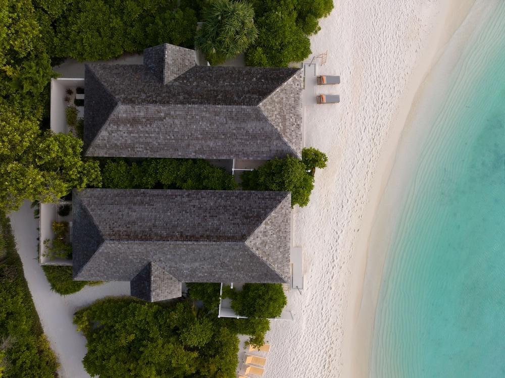 Emerald Faarufushi Resort & Spa Room Type - Beach Villa