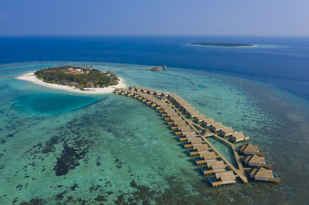 Emerald Faarufushi Resort & Spa - Tap to explore photos