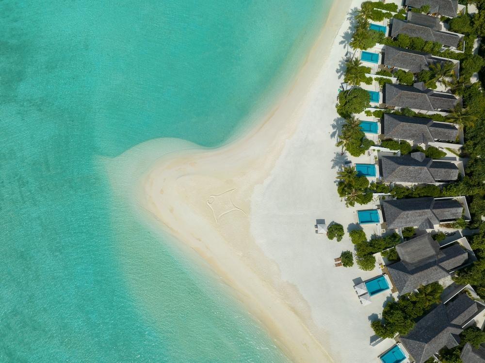 Emerald Faarufushi Resort & Spa Room Type - Beach Villa with Pool