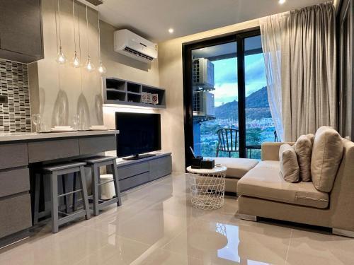 Kamala Beach D68 Exclusive Junior Suite - Tap to explore photos