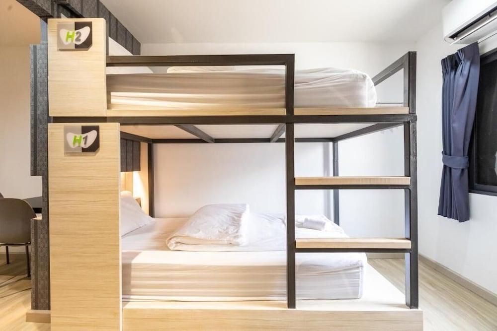 Baan Kun Mhor Hostel Room Type - Private Room with Bunk Bed
