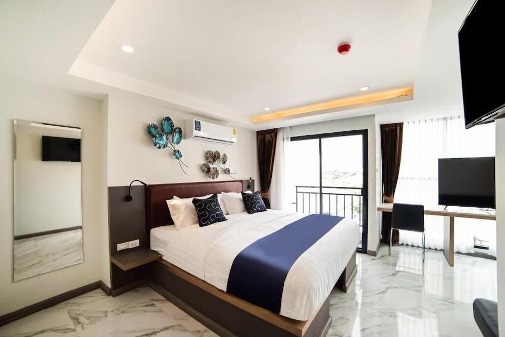 RoomQuest Sukhumvit 36 BTS Thonglor Room Type - Deluxe Double Room