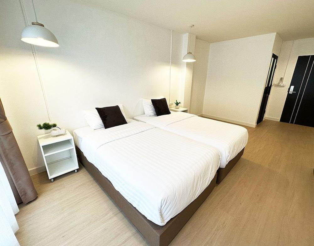 River Home Room Type - Deluxe Twin Room