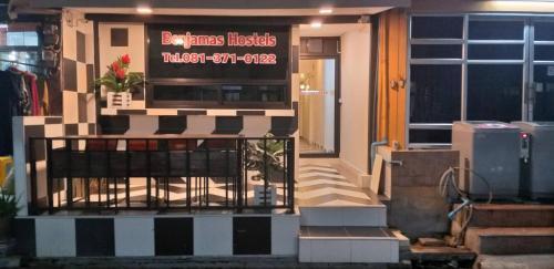 Benjamas hostels - Tap to explore photos