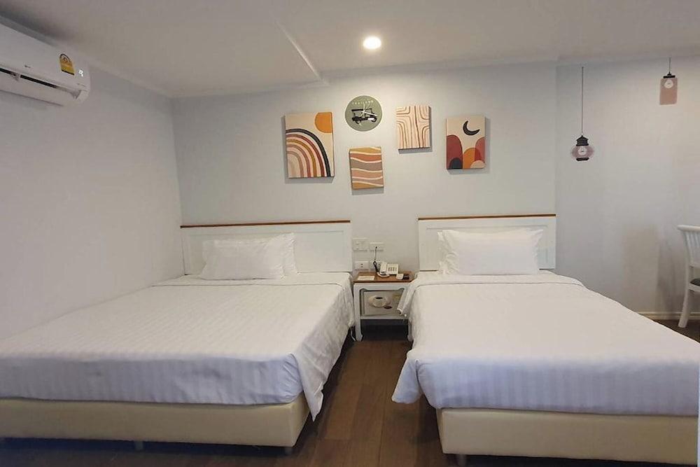 J Place Hotel Room Type - Superior Room