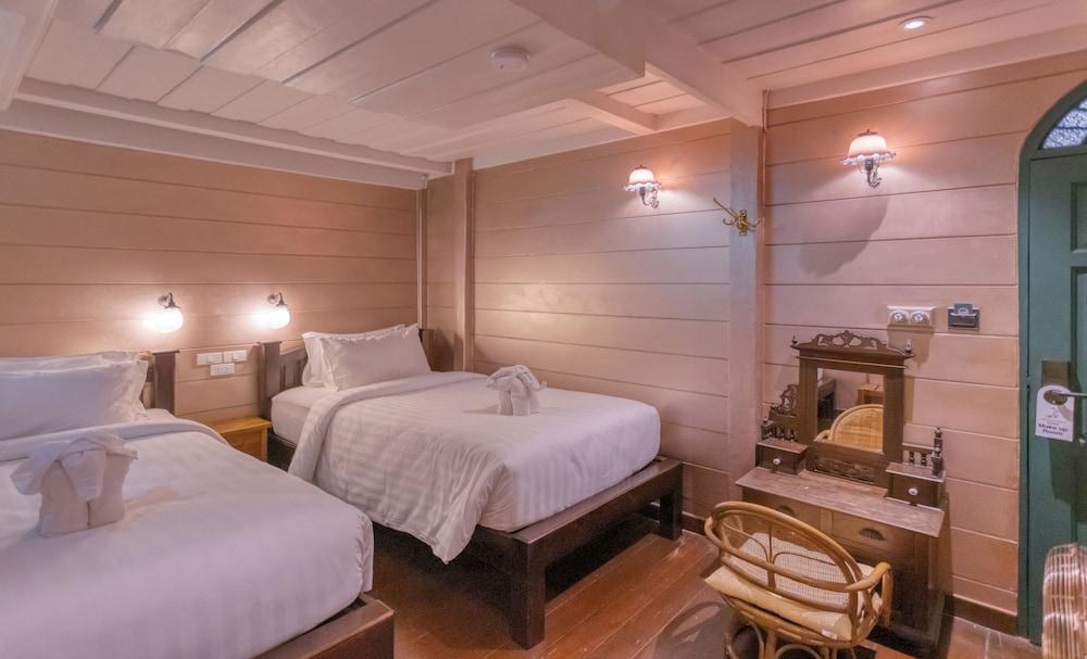 Priya Boutique House Room Type - Standard Twin Room