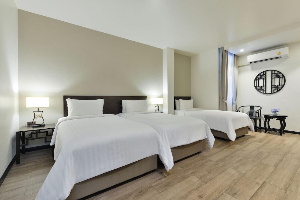 Old Thai Heng Hotel Room Type - Triple Single Room