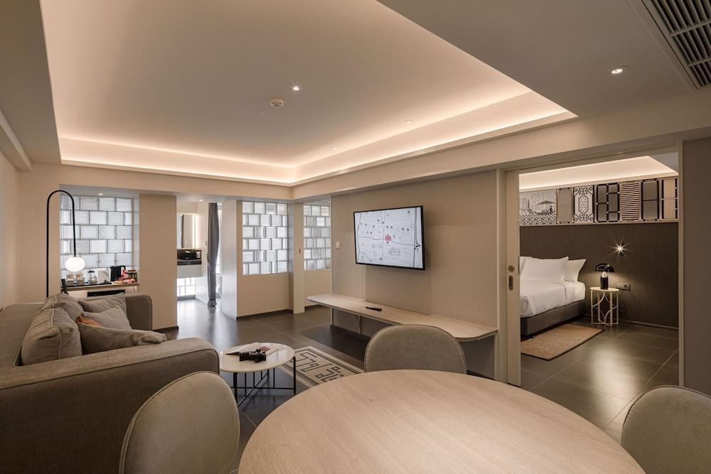 YANH Ratchawat Hotel Room Type - Suite