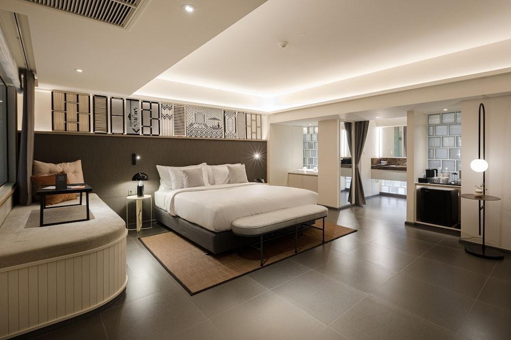 YANH Ratchawat Hotel Room Type - Grand Deluxe Double YANH Ratchawat Hotel Room Type - Grand Deluxe Double