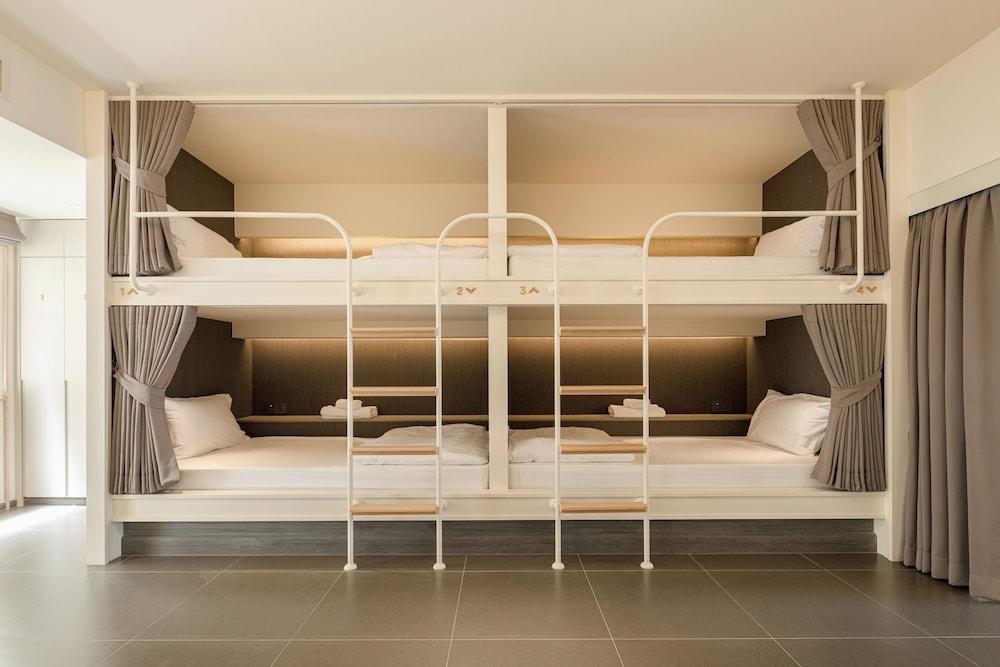 YANH Ratchawat Hotel Room Type - Standard Quadruple Room