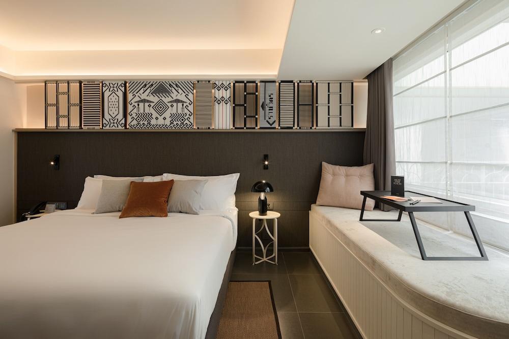 YANH Ratchawat Hotel Room Type - Deluxe Double Room