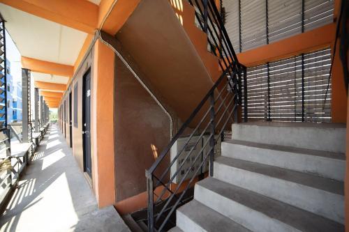 OYO 560 Chang Hostel Suvarnabhumi - Tap to explore photos