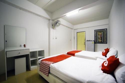 OYO 560 Chang Hostel Suvarnabhumi - Tap to explore photos