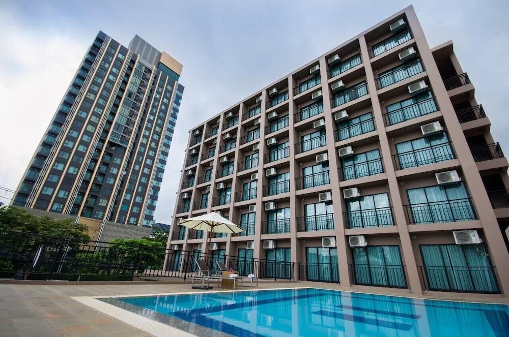Marsi Hotel Bangchak - Tap to explore photos