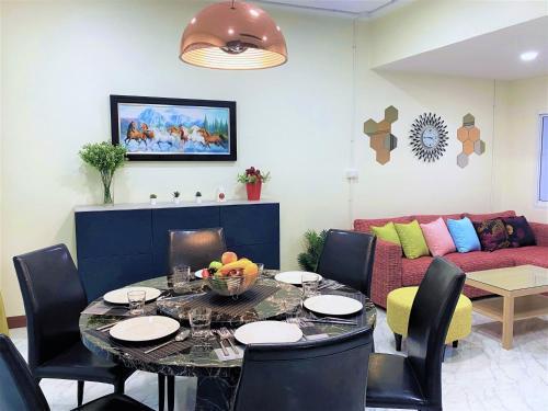 At FOUR-6 Bed, CITY CENTER, Nana BTS, MBK, Central World, Siam - Tap to explore photos