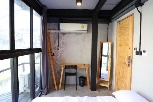The Cube Hostel Khaosan - Tap to explore photos