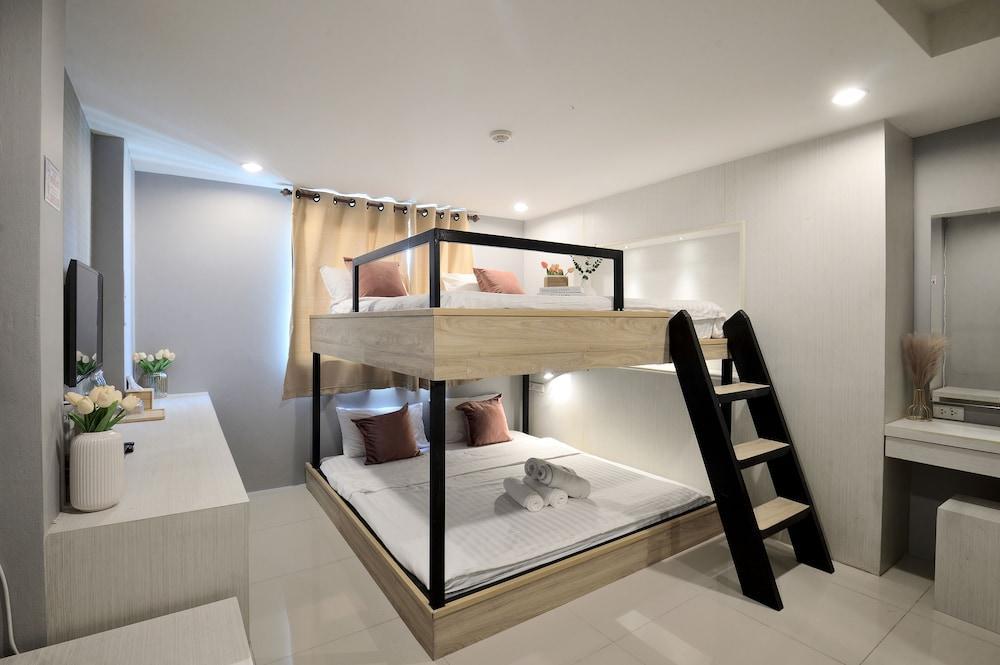 De Lux Bangkok Hotel Room Type - Family Room