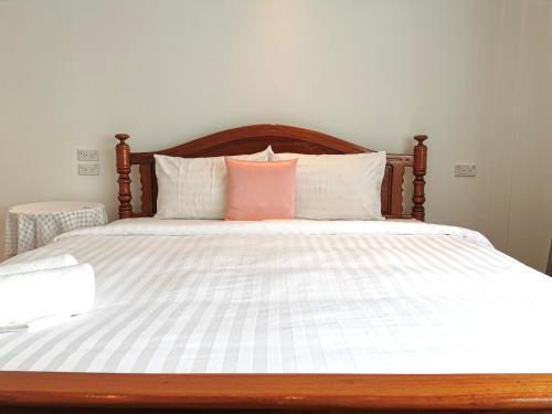 Sri Ayuttaya Guesthouse - Tap to explore photos
