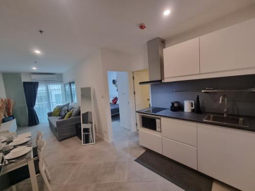 Patong Coco Apartment - Tap to explore photos