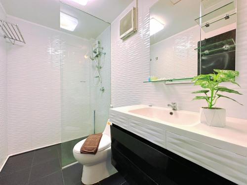 Hotel Baya Phuket - Rooftop Pool, Next to Food Market & Steps to Beach Room Type - Suite Hotel Baya Phuket - Rooftop Pool, Next to Food Market & Steps to Beach Room Type - Suite