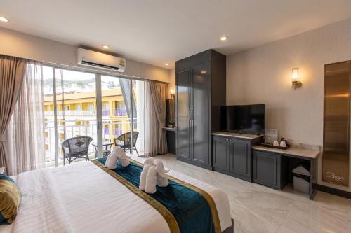 Hotel Baya Phuket - Rooftop Pool, Next to Food Market & Steps to Beach Room Type - Superior Double Room