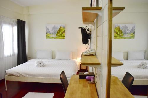 Greenery Hostel Room Type - Superior Double Room