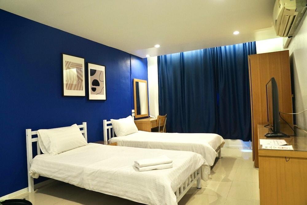 The View Residence Room Type - Deluxe Twin Room