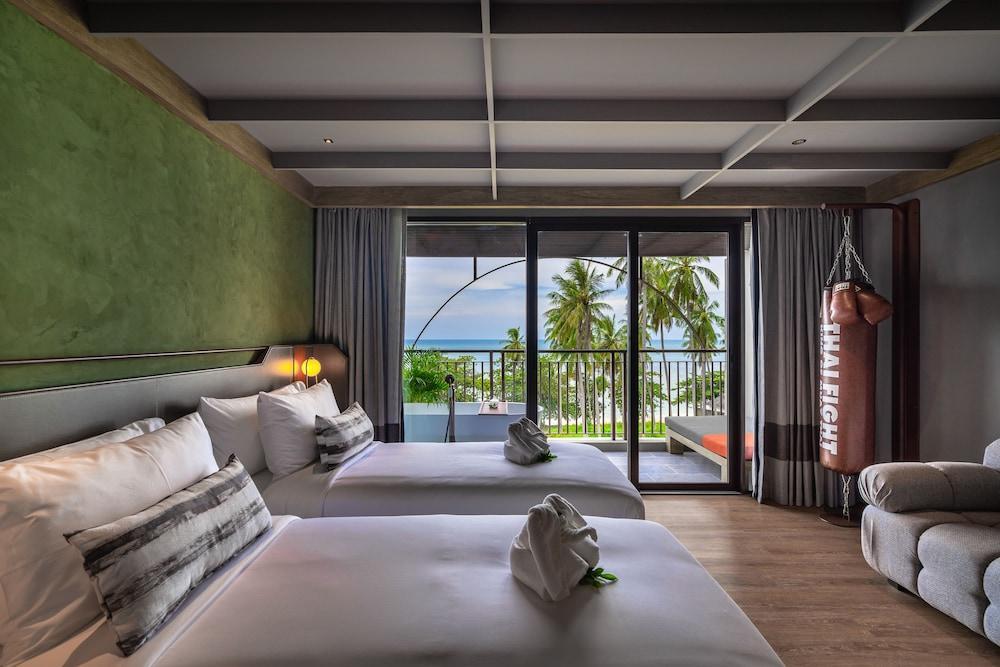 Thai Fight Hotel Room Type - Deluxe Ocean view Twin Bed Thai Fight Hotel Room Type - Deluxe Ocean view Twin Bed