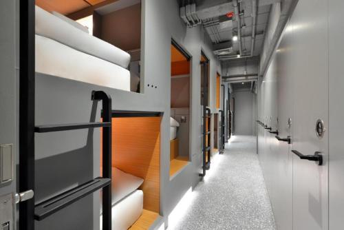 Tiang Capsule Room Type - Bed in 8-Bed Mixed Dormitory Room