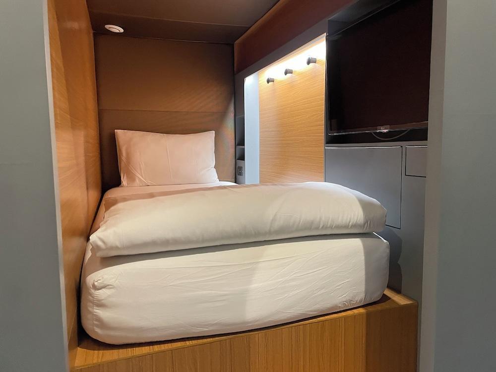 Tiang Capsule Room Type - Male Dorm Plus