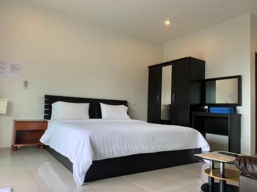 Da Bungalows Room Type - Standard Room Double Bed with Balcony (Front Building Road Side)