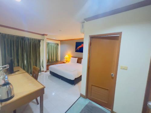 Royal Vista Room Type - Deluxe Double Room with Balcony