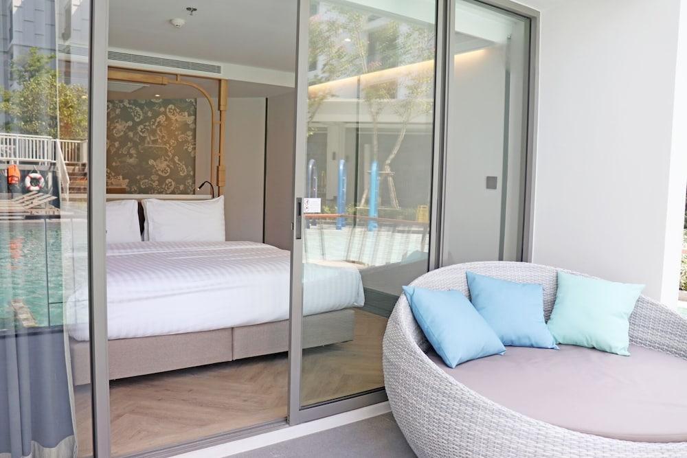 The Quarter Chaophraya by UHG Room Type - Quarter Pool Access Junior Suite, King Bed