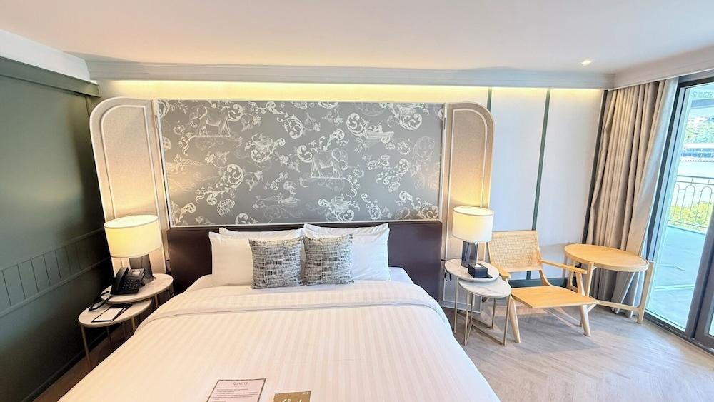 The Quarter Chaophraya by UHG Room Type - Deluxe River View with Balcony, King Bed