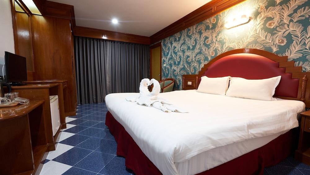 Lime Hotel Room Type - Deluxe Room