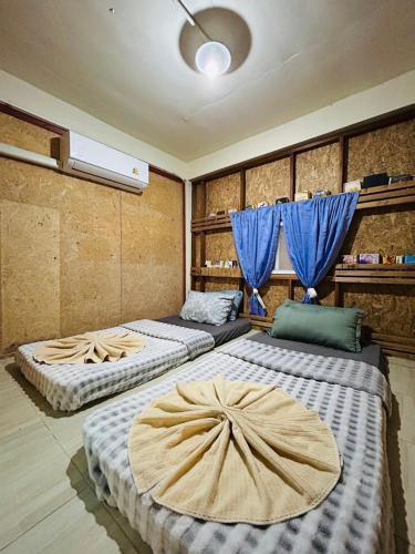 The Dreamcatcher Hostel Nathon SamuiSunset Room Type - Twin Room with Sea View