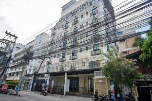 Rose Apple Hotel - Tap to explore photos