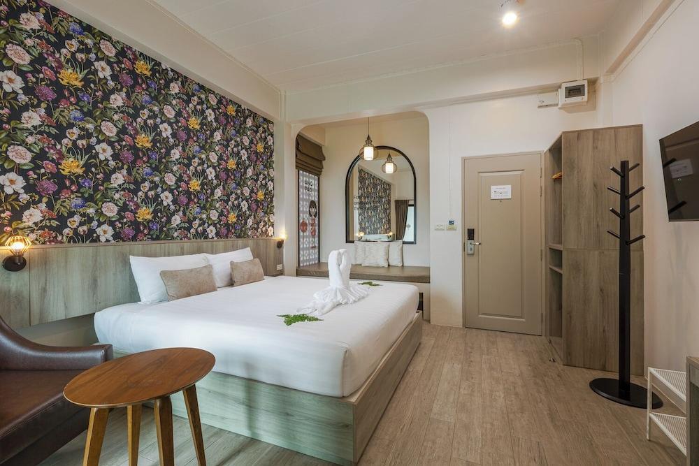 ANGPAO HOTEL Room Type - Superior Room, 1 King Bed, Tower, Nature View