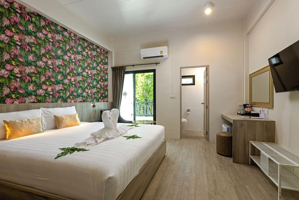 ANGPAO HOTEL Room Type - Superior Room, 1 King Bed, Ground Floor