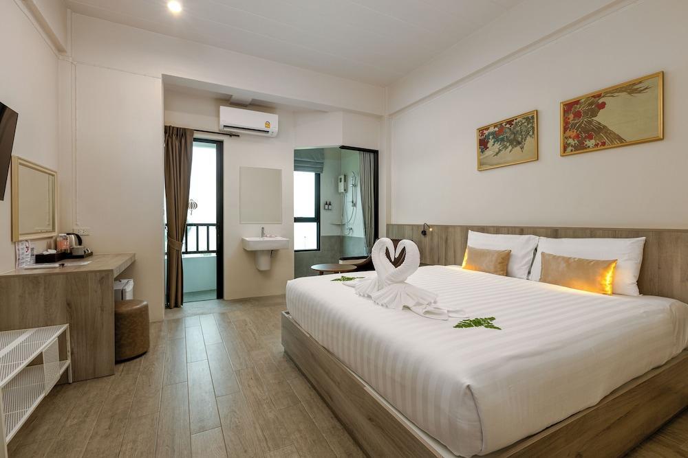ANGPAO HOTEL Room Type - Deluxe Room, 1 King Bed, Nature View
