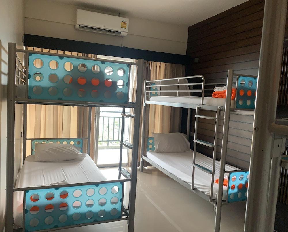 Lub Sbuy Hostel Room Type - 6 Beds Mixed Dormitory, Shared Bathroom Lub Sbuy Hostel Room Type - 6 Beds Mixed Dormitory, Shared Bathroom