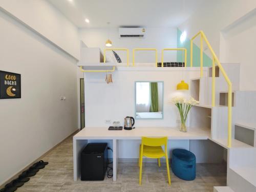 Ostay Asoke Bangkok Room Type - Family Room with Private Bathroom Ostay Asoke Bangkok Room Type - Family Room with Private Bathroom
