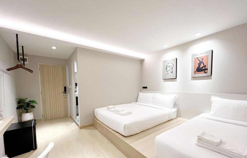 Ascella Bangkok Hotel Room Type - Deluxe Triple Room