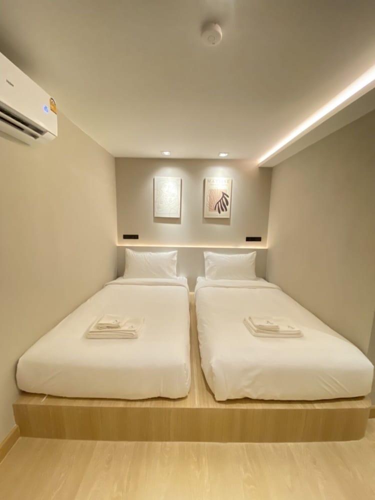 Ascella Bangkok Hotel Room Type - Superior Twin Room